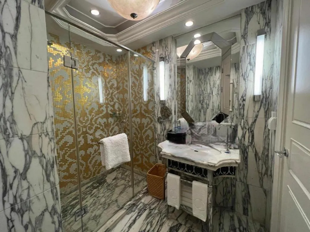 Yuncheng Jianguo Hotel