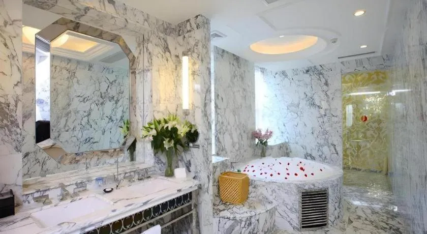 Yuncheng Jianguo Hotel