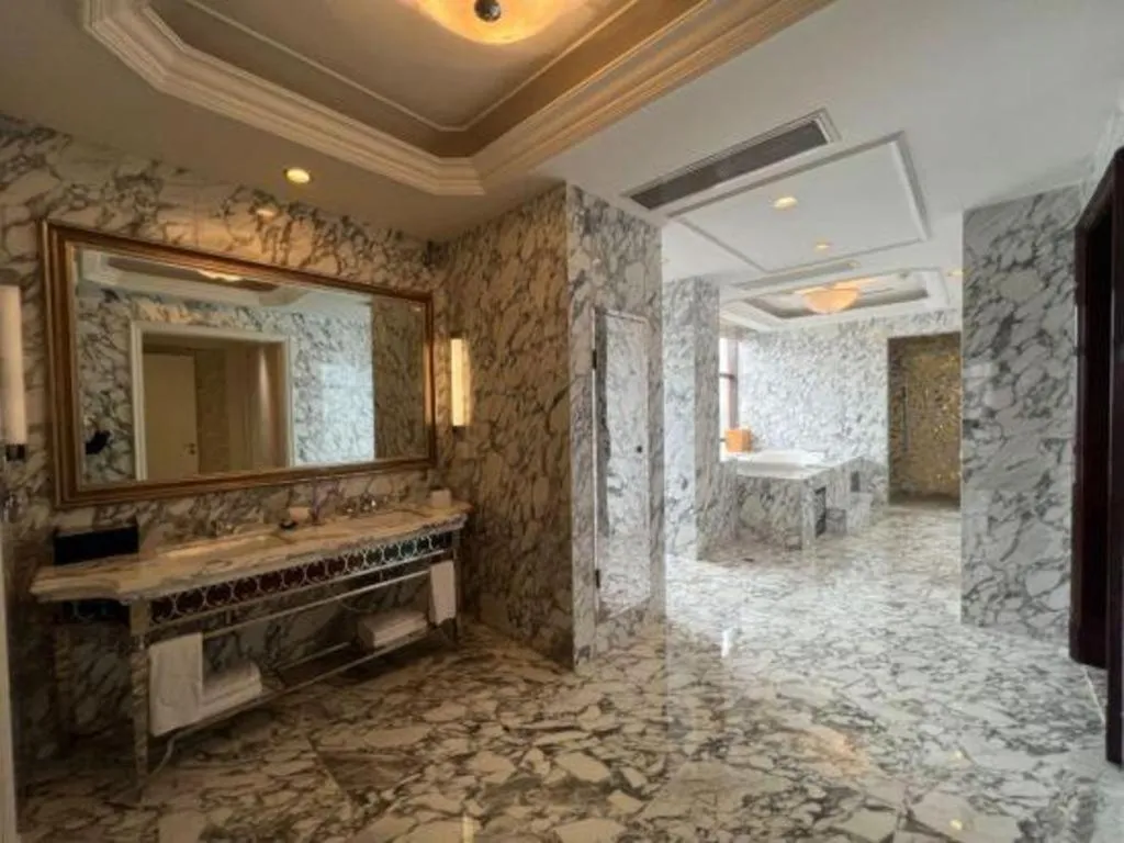 Yuncheng Jianguo Hotel