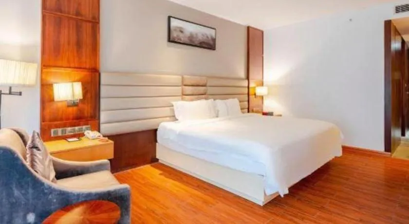 Bed in Eadry Royal Garden Hotel Haikou