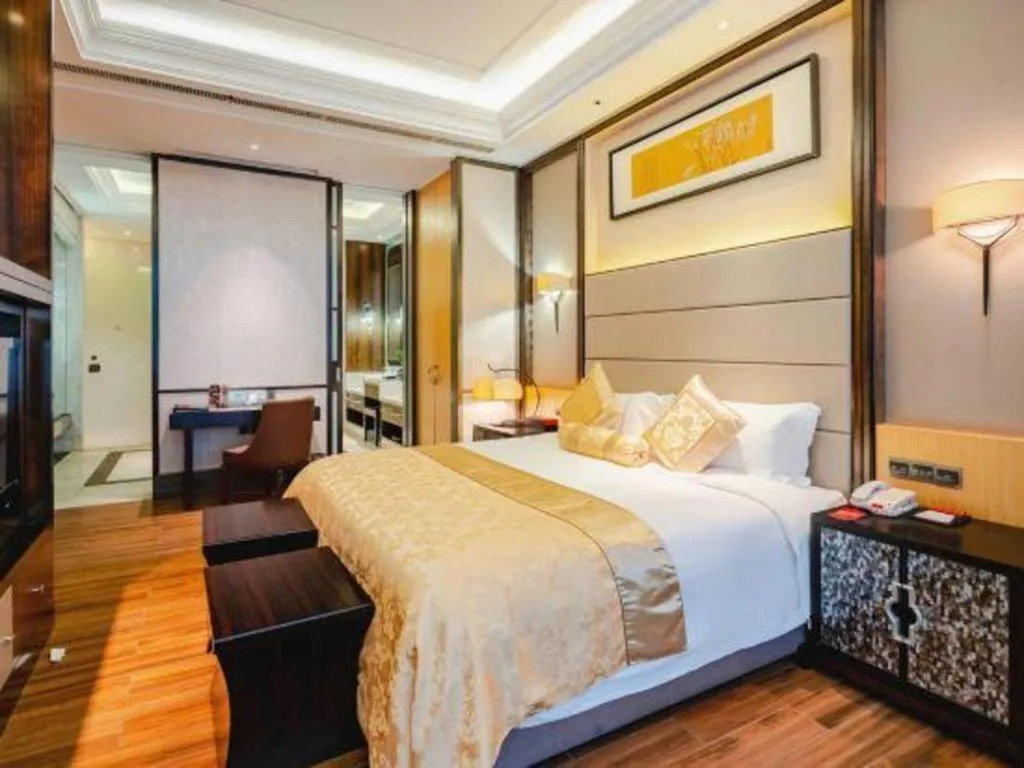 Bed in Eadry Royal Garden Hotel Haikou