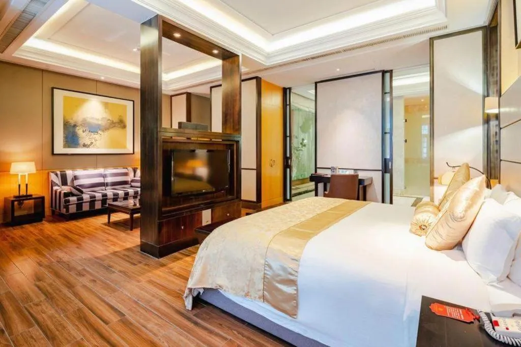 Bed in Eadry Royal Garden Hotel Haikou