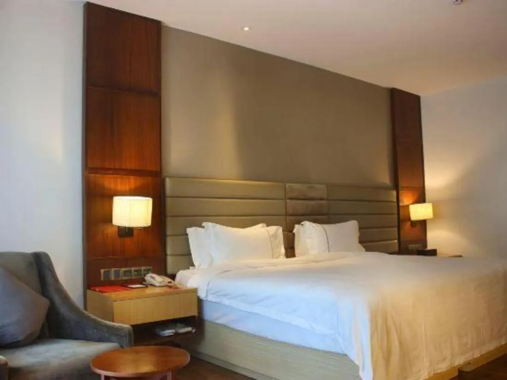 Bed in Eadry Royal Garden Hotel Haikou