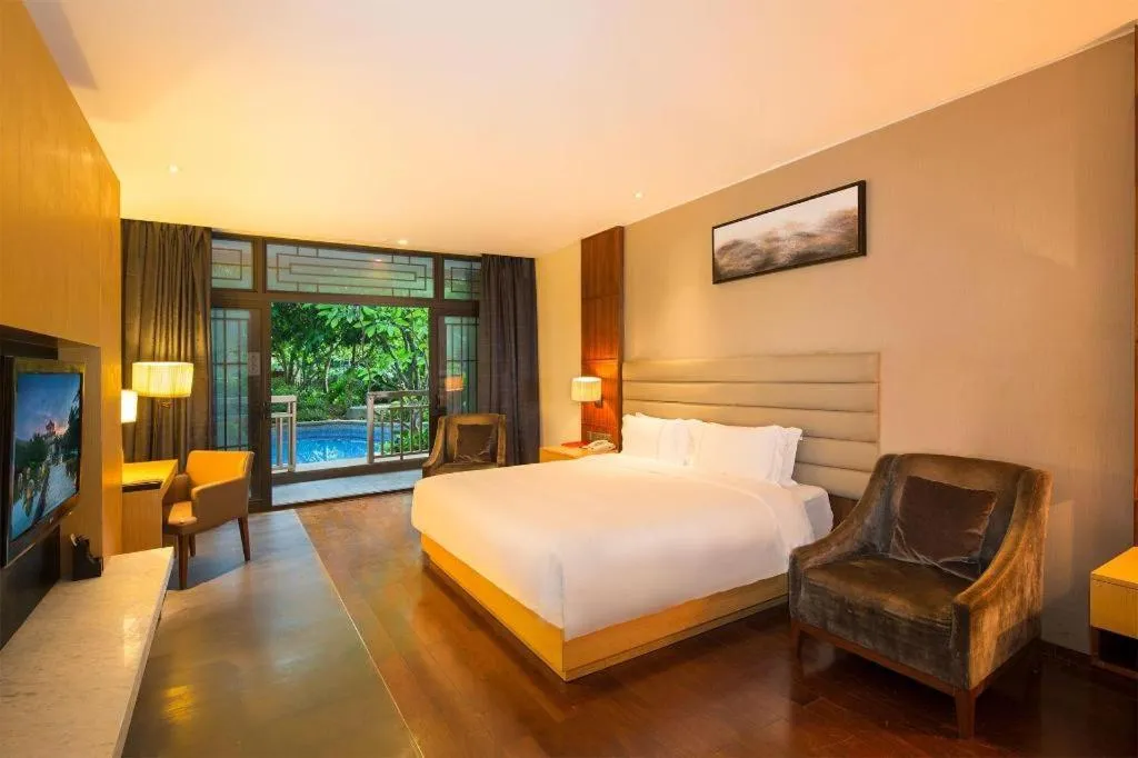 Bed in Eadry Royal Garden Hotel Haikou