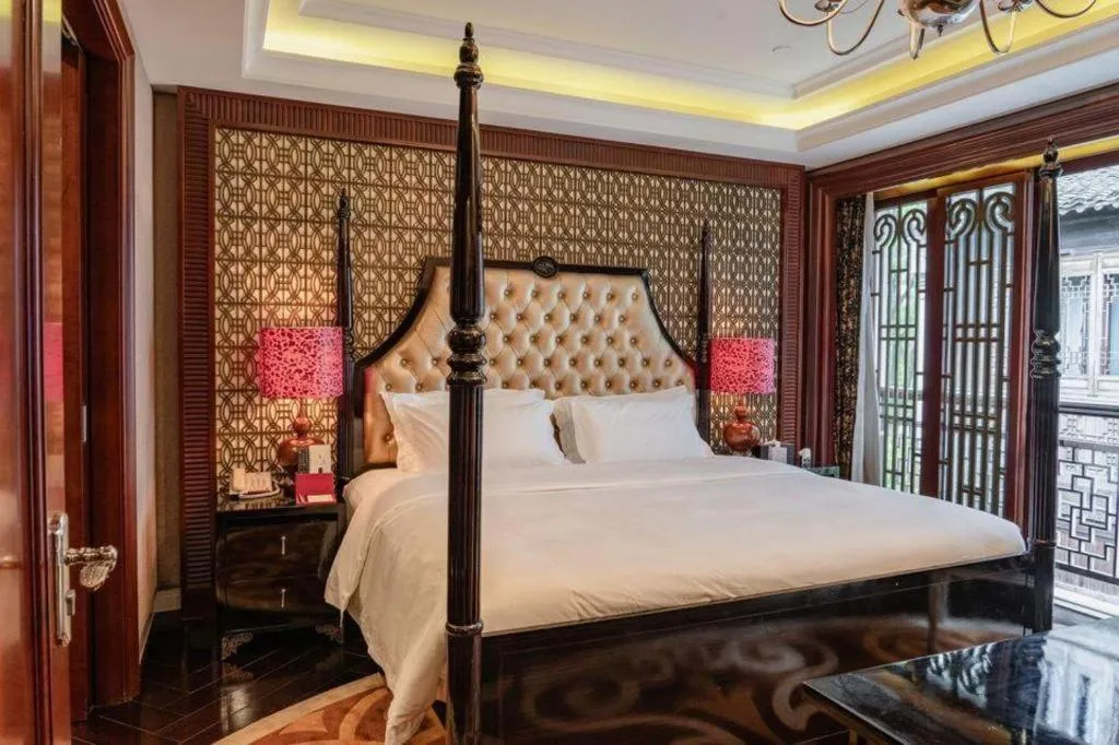 Bed in Eden Club House