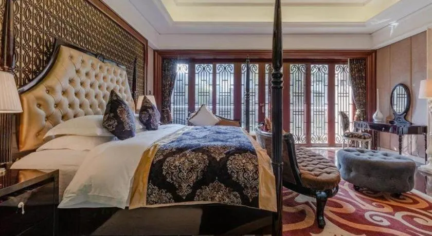 Bed in Eden Club House