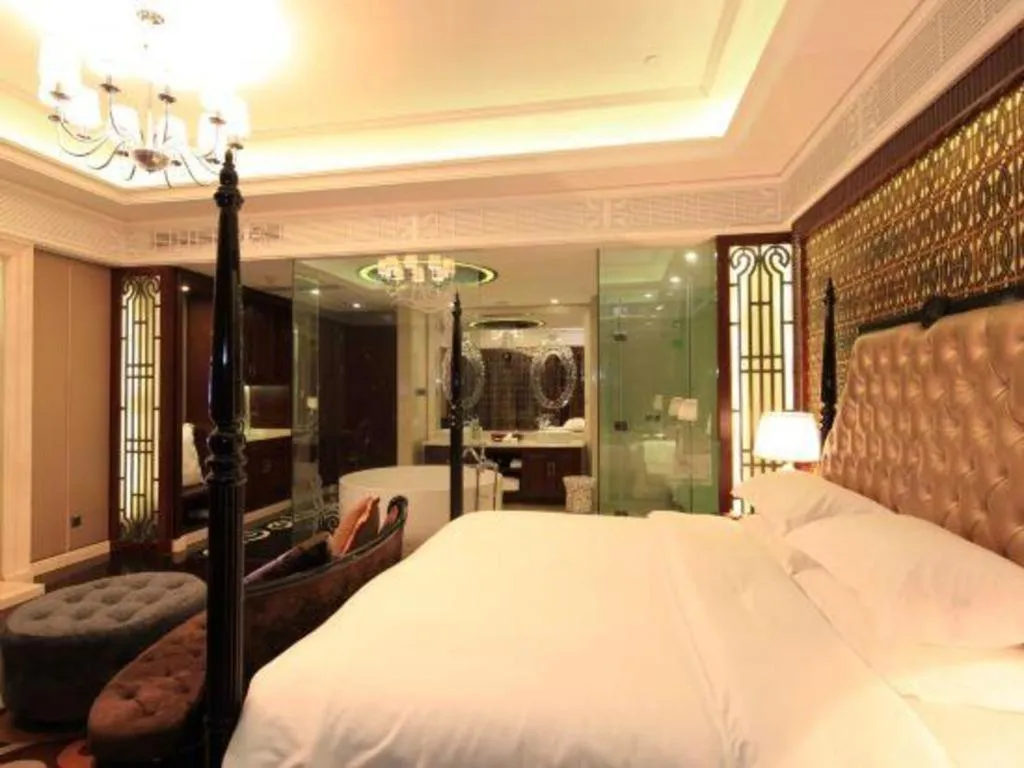 Bed in Eden Club House