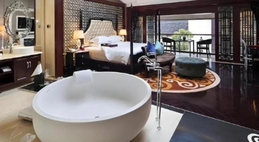 Bed in Eden Club House