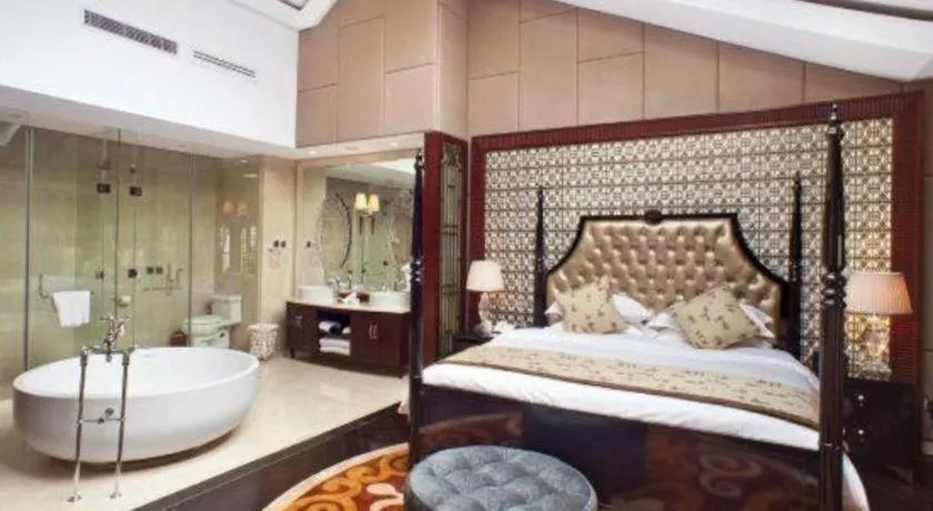 Bed in Eden Club House