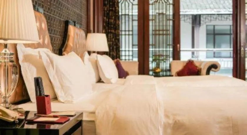 Bed in Eden Club House