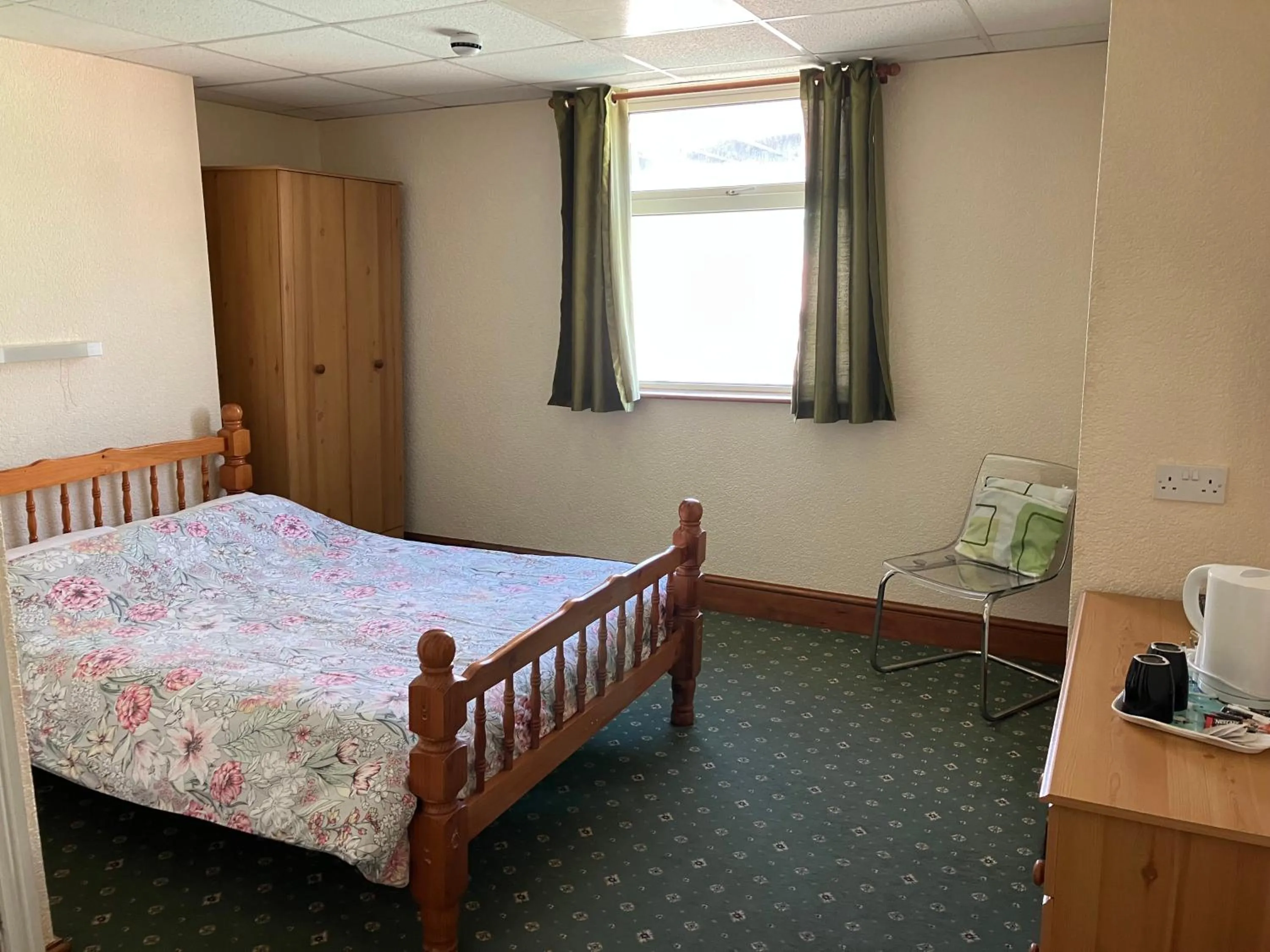 Bed in Walford Hotel