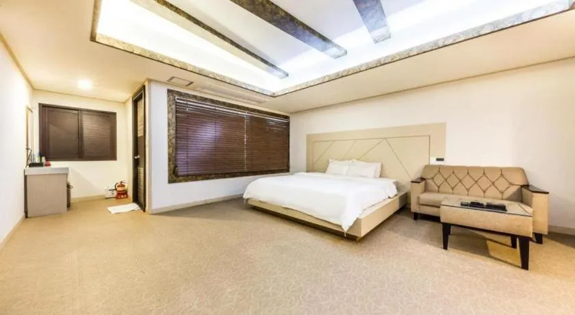 Bed in Hotel W Shinjeju