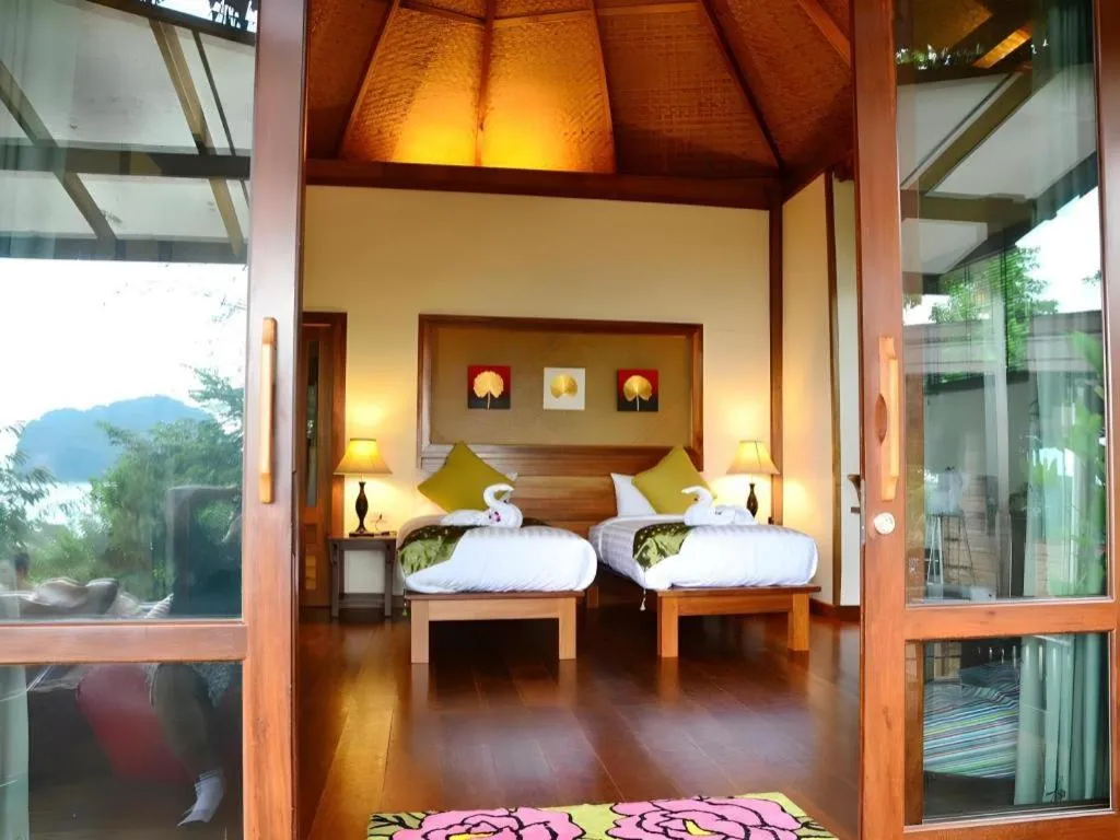 Bed in Khaothong Terrace Resort