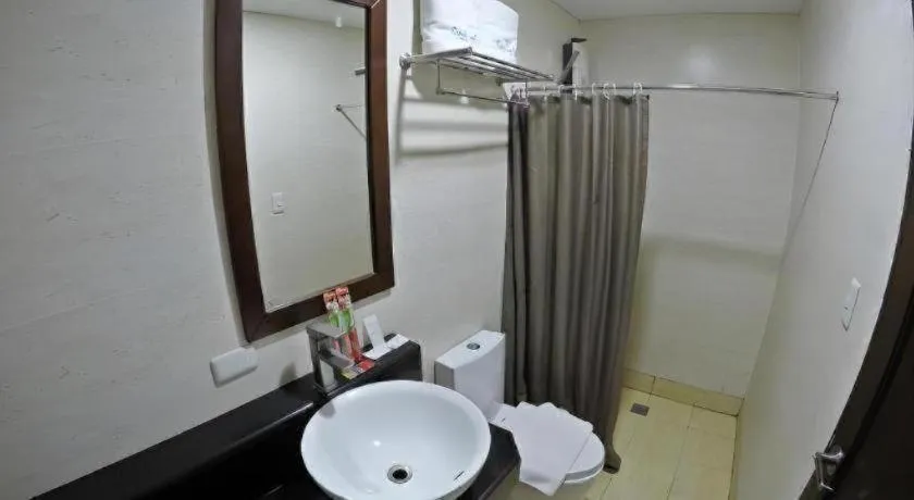 Capitol Central Hotel and Suites