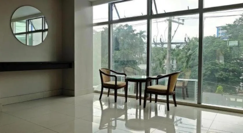 Capitol Central Hotel and Suites