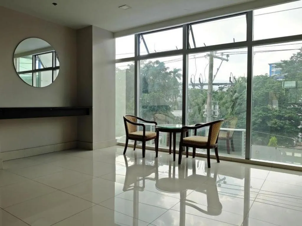 Capitol Central Hotel and Suites