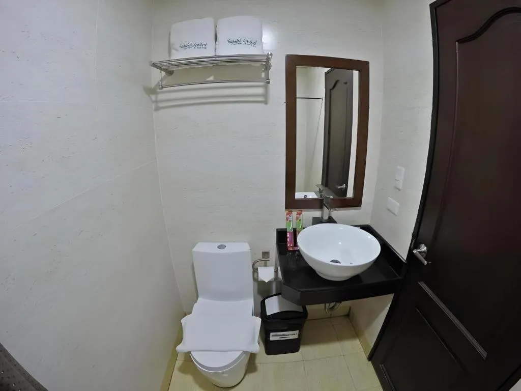 Capitol Central Hotel and Suites