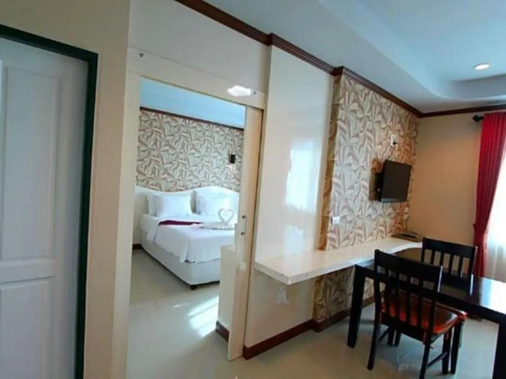 Bed in Thada Chateau Hotel