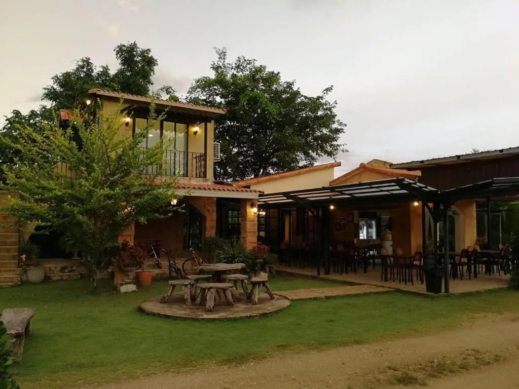 Villa Tuscany Country Resort