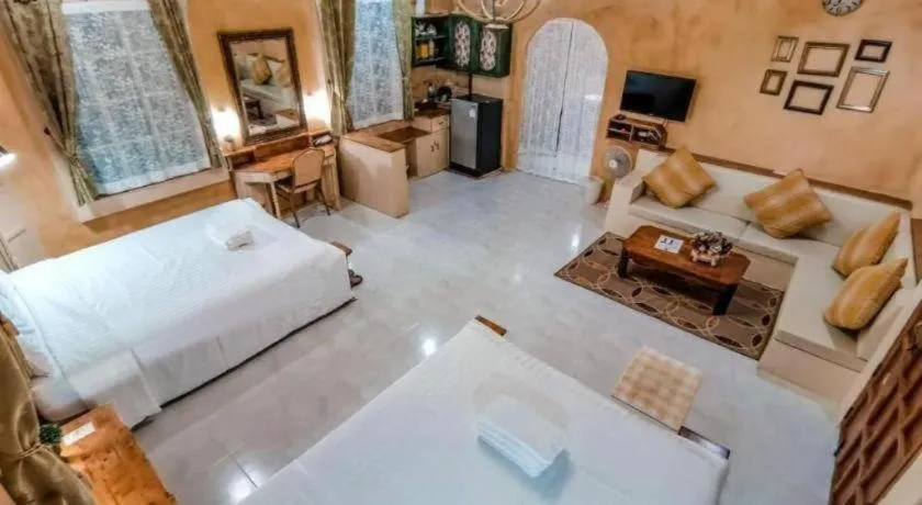 Bed in Villa Tuscany Country Resort