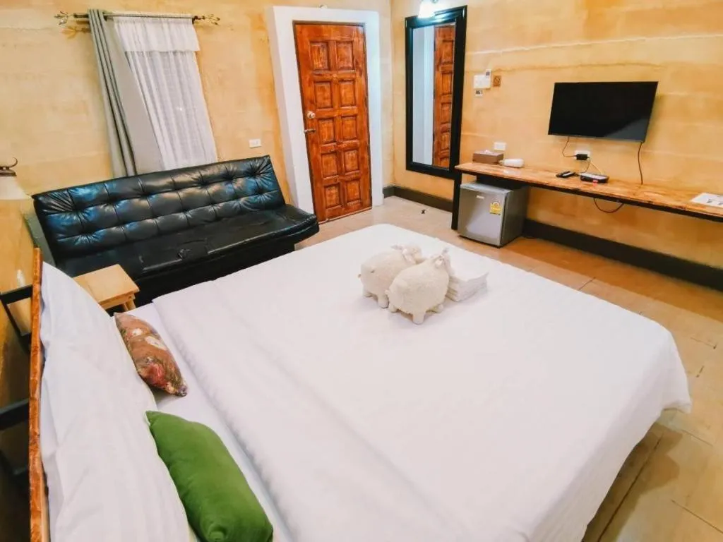 Bed in Villa Tuscany Country Resort