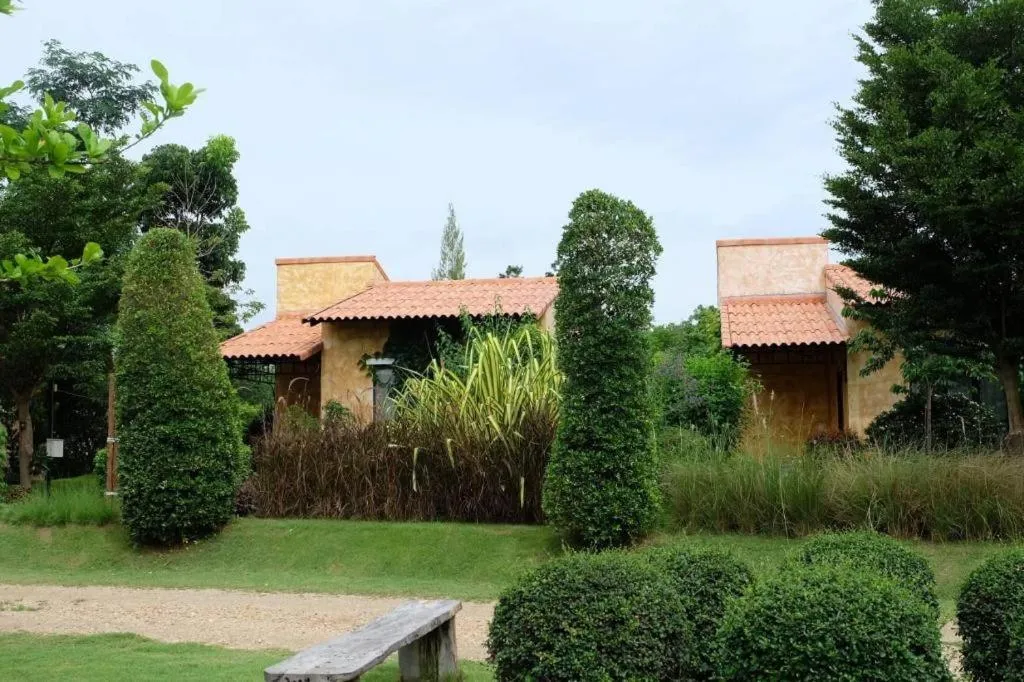 Villa Tuscany Country Resort