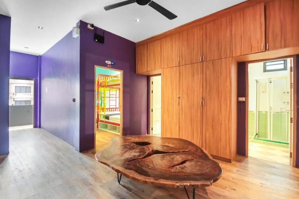 OYO 1074 Fin Hostel