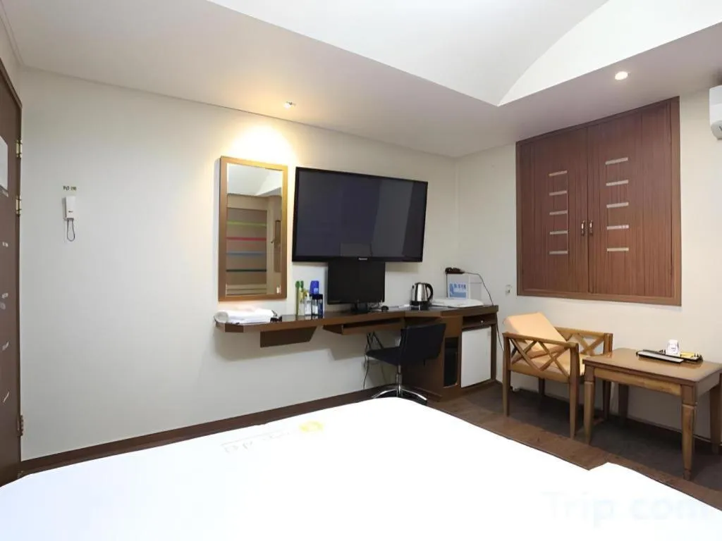 Bed in City Park Hotel