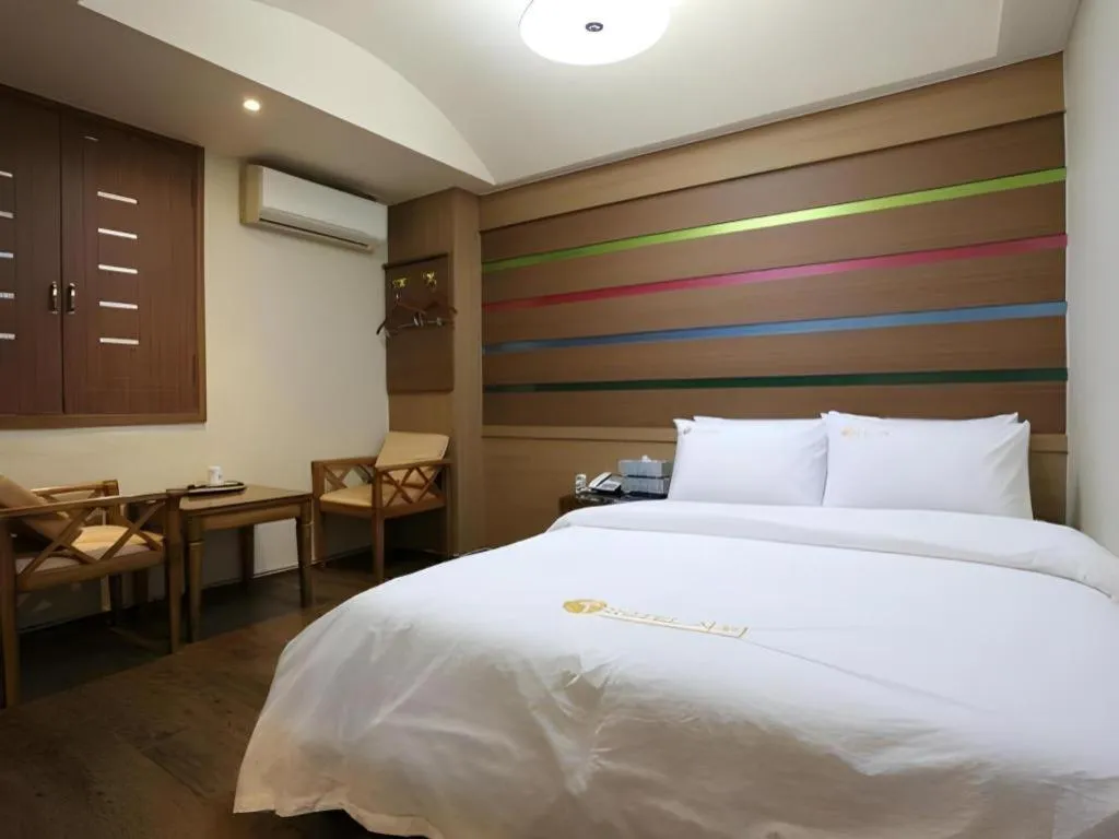 Bed in City Park Hotel