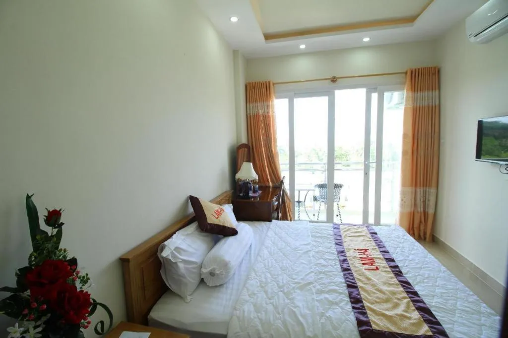 Bed in Lam Ha Resort