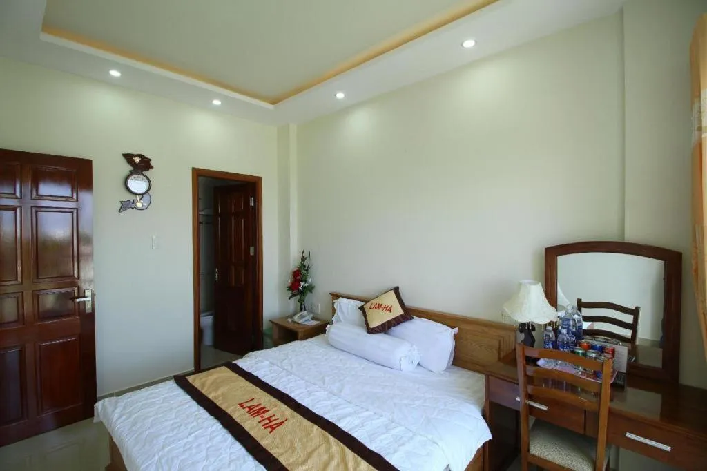 Bed in Lam Ha Resort