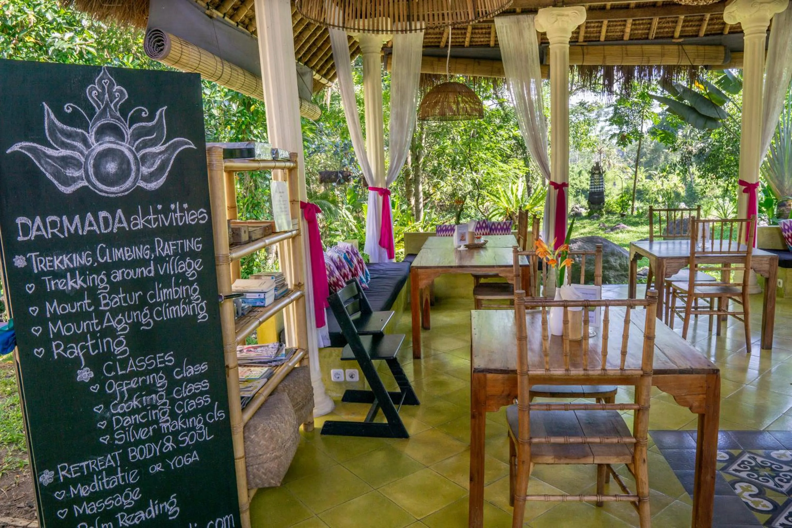 Restaurant/places to eat in Darmada Eco Resort