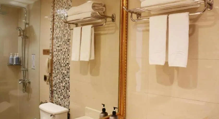 Xian Qujiang Yinzuo Hotel