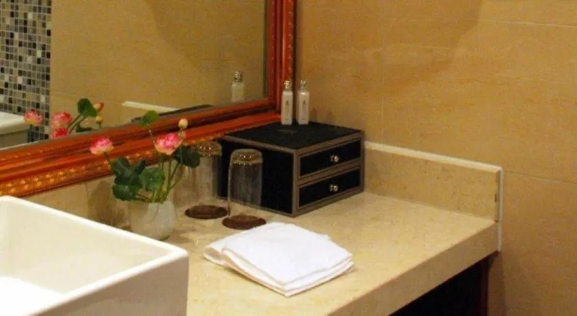 Xian Qujiang Yinzuo Hotel