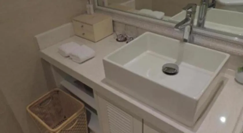 Xian Qujiang Yinzuo Hotel