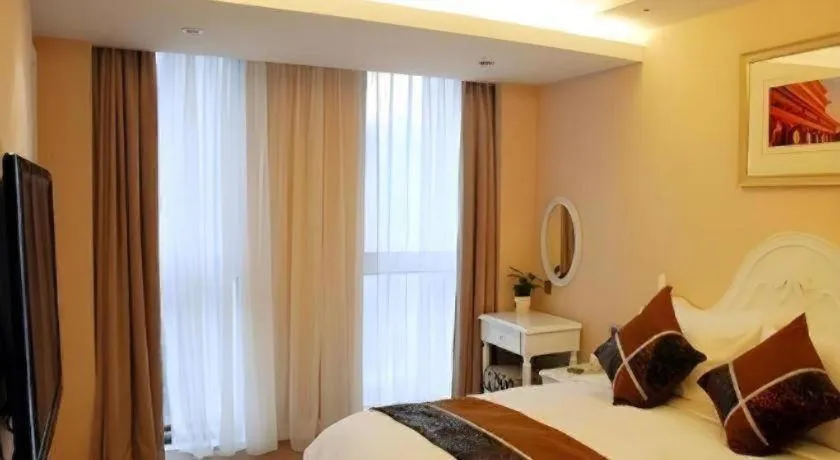 Bed in Xian Qujiang Yinzuo Hotel