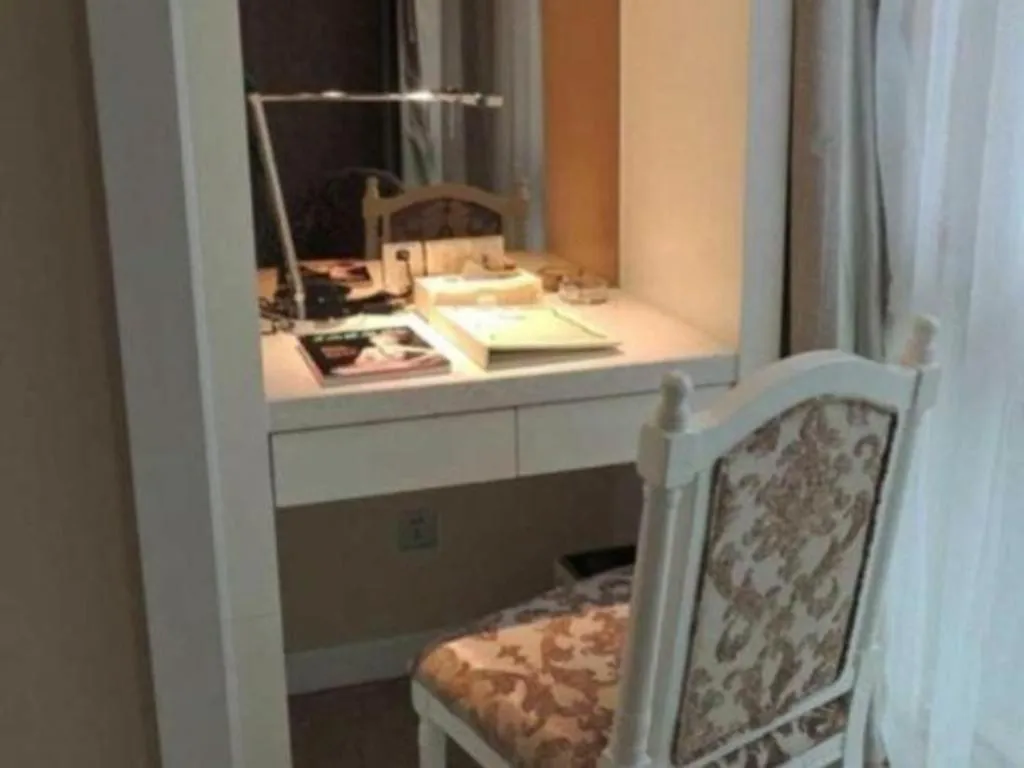 Xian Qujiang Yinzuo Hotel