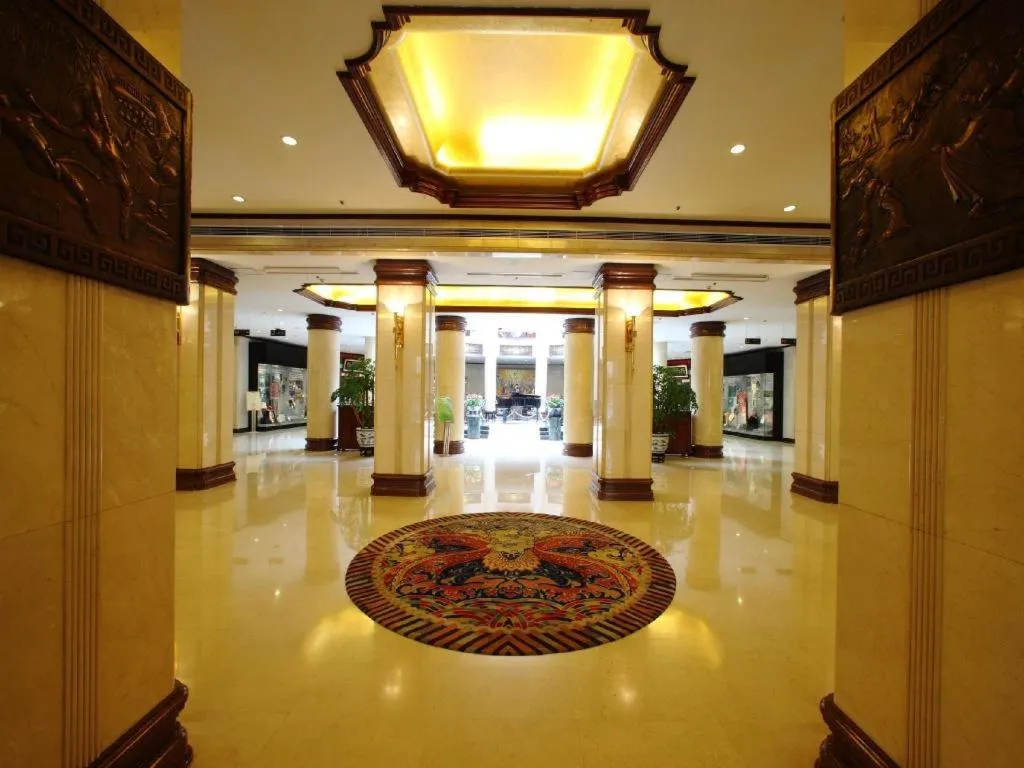 Jianguo Qianmen Hotel
