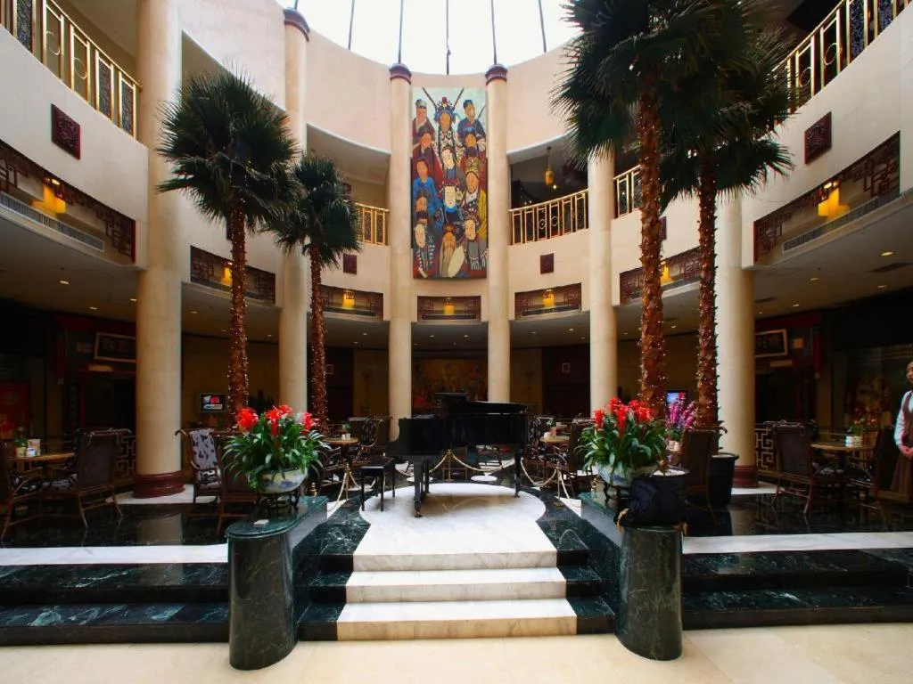 Jianguo Qianmen Hotel