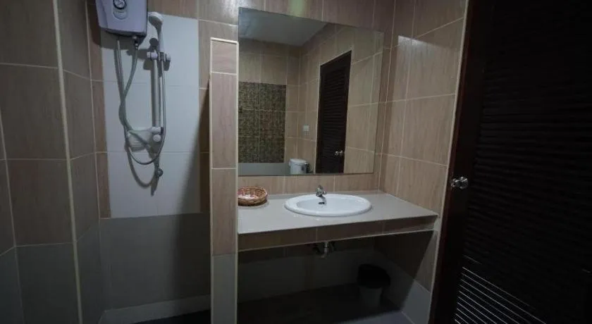 Sea Mountain Khanom Hotel