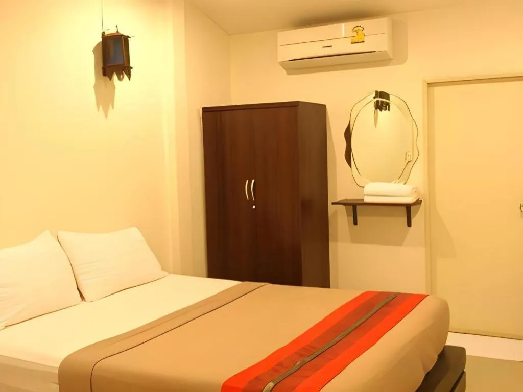 Bed in Suanlamyai Resort