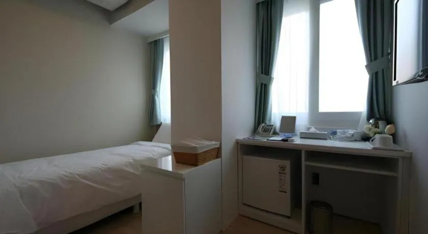 Bed in Wons Ville Myeongdong Hotel