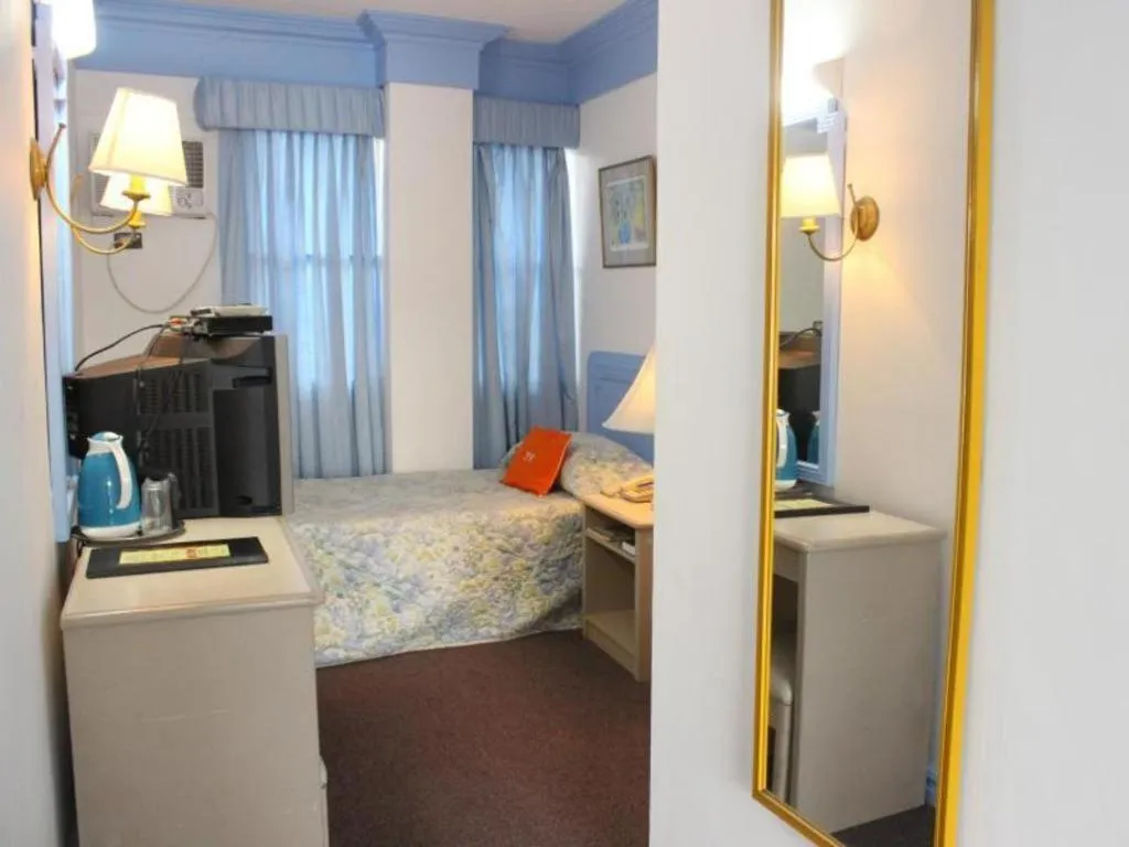 Bed in Hotel Galleria