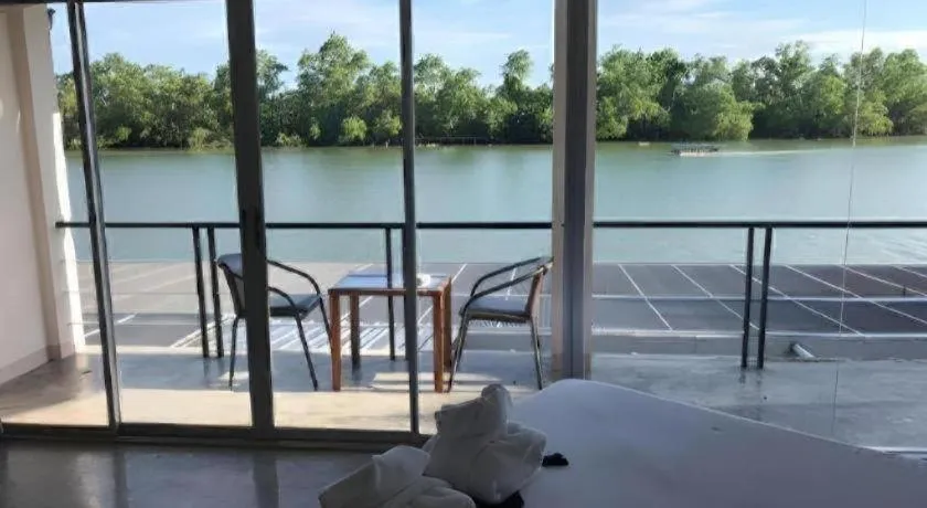 Bed in Nopparat Garden Hotel