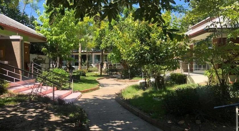 Nopparat Garden Hotel