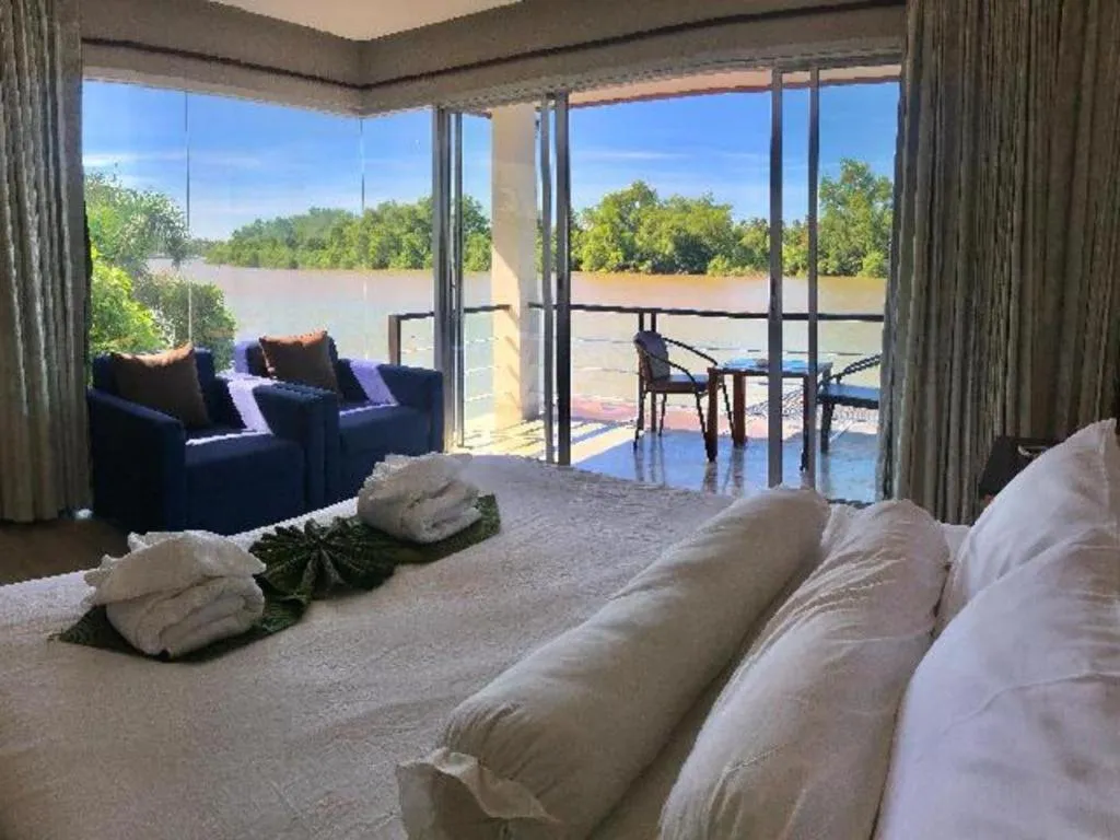 Bed in Nopparat Garden Hotel