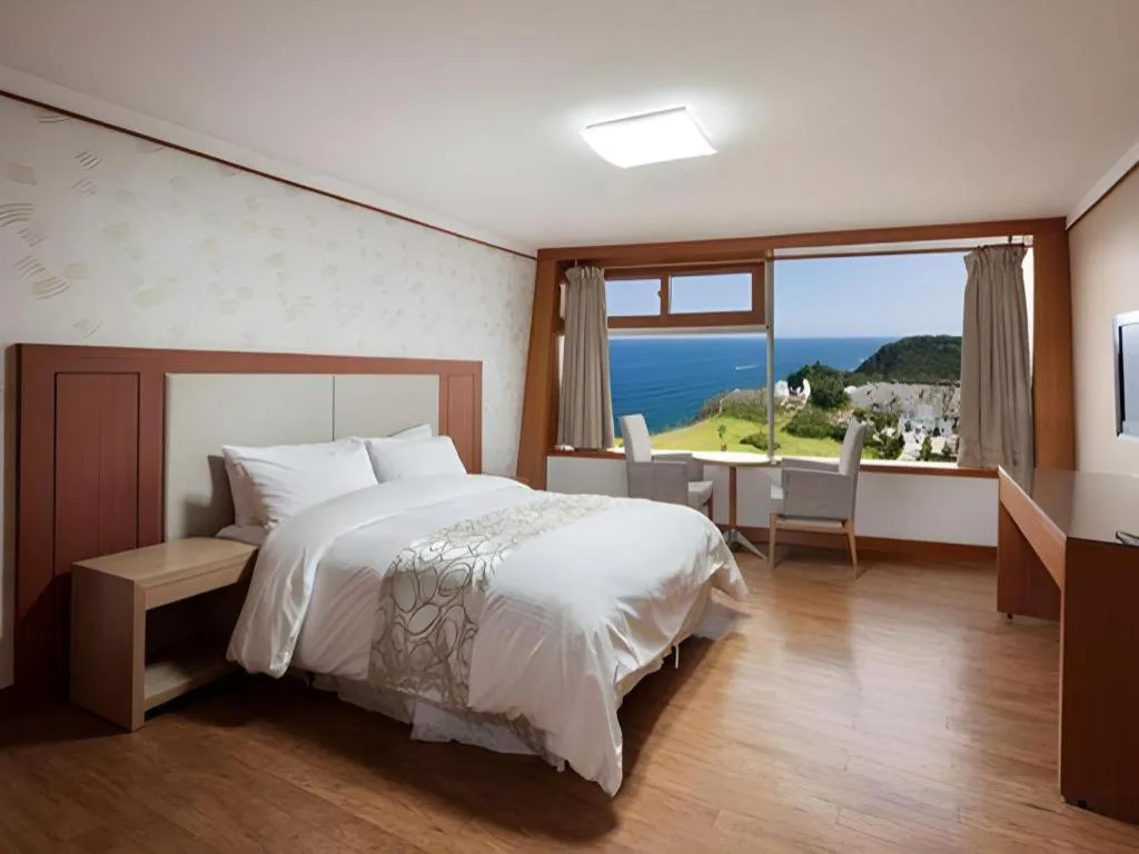 Bed in Sun Cruise Resort and Yacht