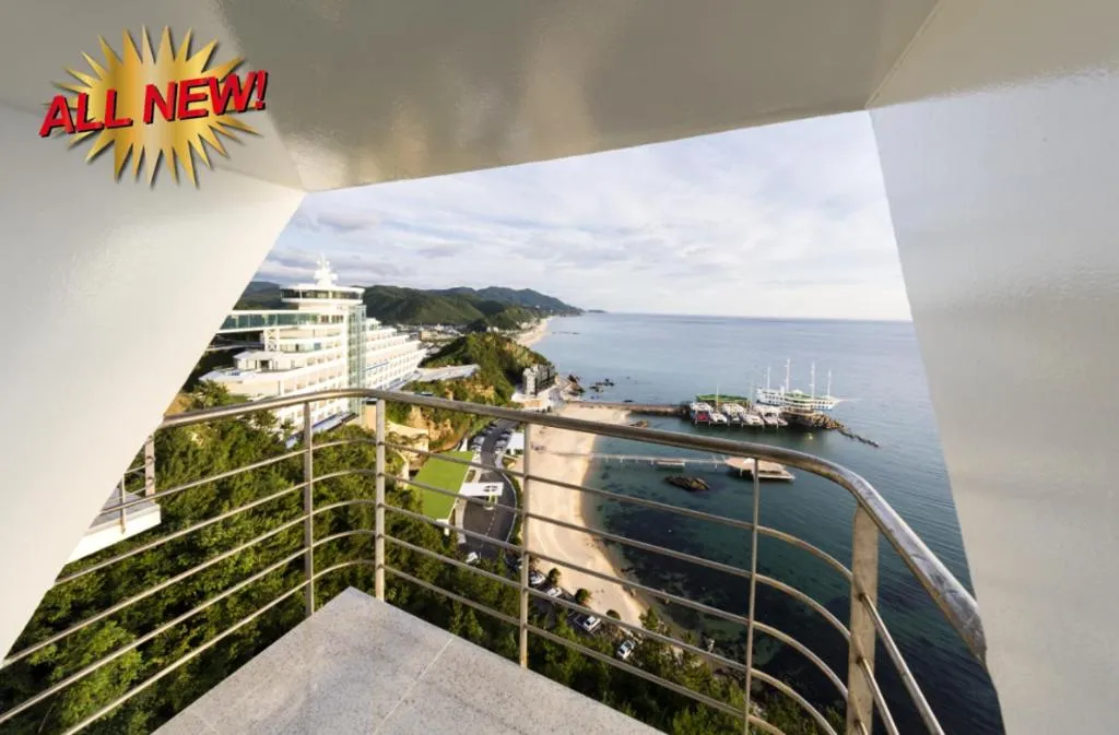 Sun Cruise Resort and Yacht