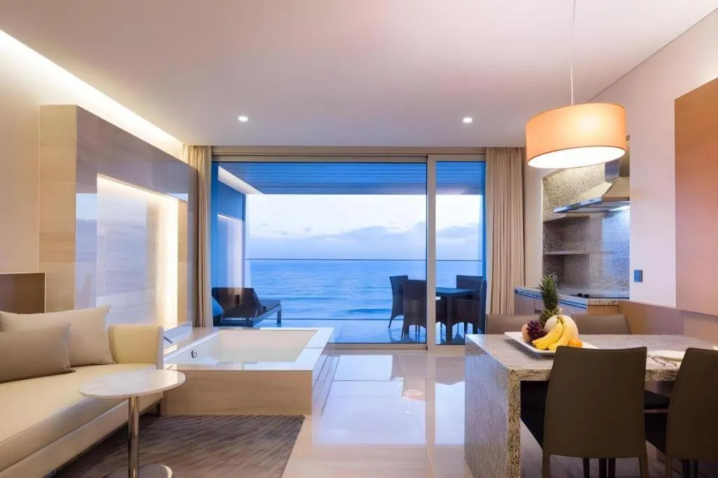 Sun Cruise Resort and Yacht