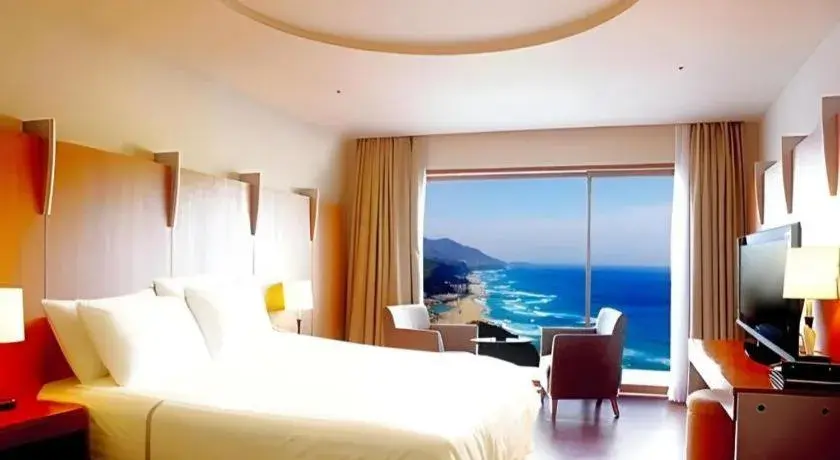 Bed in Sun Cruise Resort and Yacht Bed in Sun Cruise Resort and Yacht